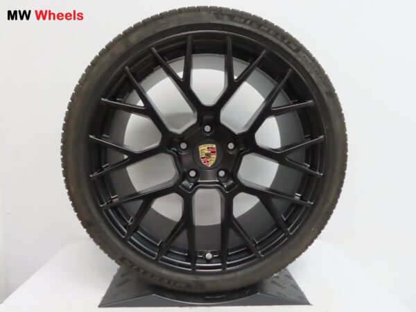 Originele Porsche 911 992 RS Spyder 20-21 inch velgen met winterbanden - Afbeelding 4