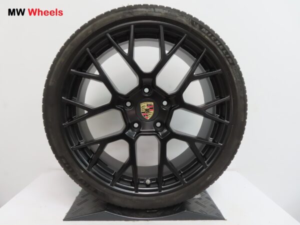 Originele Porsche 911 992 RS Spyder 20-21 inch velgen met winterbanden - Afbeelding 3