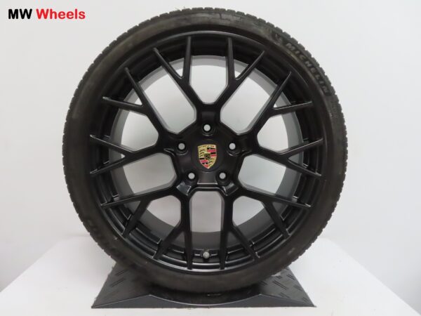 Originele Porsche 911 992 RS Spyder 20-21 inch velgen met winterbanden - Afbeelding 2