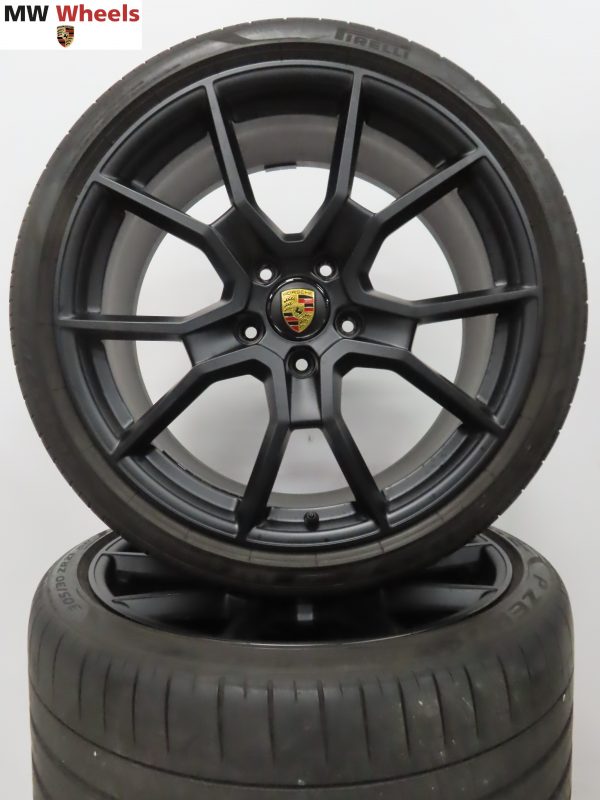 Originele Porsche Taycan 21 inch velgen RS Spyder met Pirelli zomerbanden