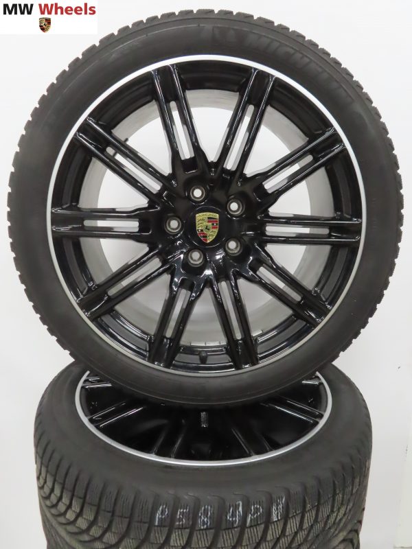 Originele Porsche Cayenne GTS 21 inch velgen met Michelin winterbanden