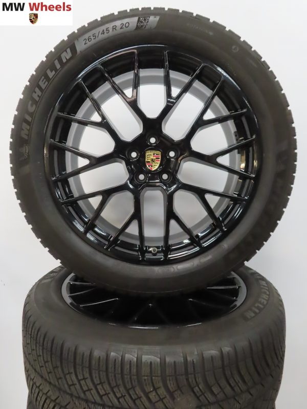 Originele Porsche Macan 20 inch velgen GTS RS Spyder met Michelin winterbanden