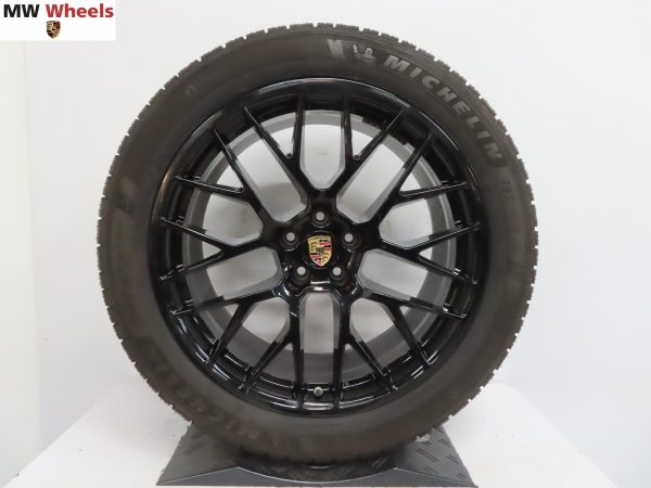 Originele Porsche Macan 20 inch velgen GTS RS Spyder met Michelin winterbanden - Afbeelding 2