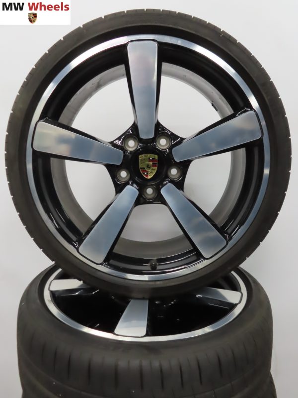 Originele Porsche 911 992 20 - 21 inch velgen exclusive design met Pirelli zomerbanden