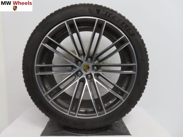 Originele Porsche Macan Turbo IV 21 inch velgen met Michelin winterbanden - Afbeelding 3